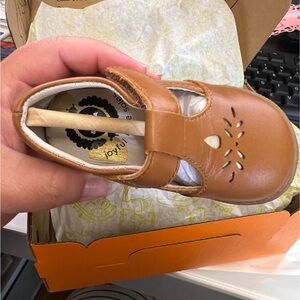 Livie & Luca Tan / Brown Baby Walker Shoes size 2